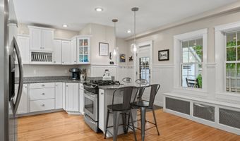 259 Middle Rd, Falmouth, ME 04105