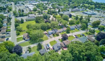 911 David St, Antioch, IL 60002