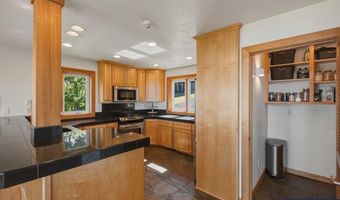 22000 SE Upper Matthews Creek Ln, Amity, OR 97101