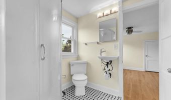 3201 12TH St S, Arlington, VA 22204