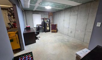 341 Courtland Dr, Appomattox, VA 24522