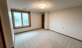 2200 Hamilton Dr 504, Ames, IA 50014