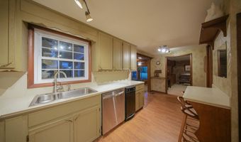 4 Orange Ln, Arkansas City, KS 67005