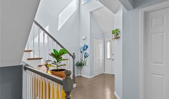 140 Pine Glen Dr, East Greenwich, RI 02818