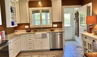 199 Foreside Rd, Falmouth, ME 04105