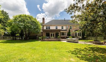 8809 SAUNDERS Ln, Bethesda, MD 20817
