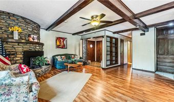 1 Chapel Ln, Bella Vista, AR 72715