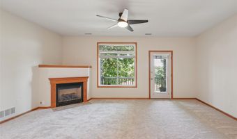 503 Maggie Ln, Altoona, IA 50009