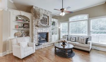 1373 Mountain Lake Dr, Auburn, GA 30011