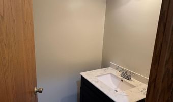 1002 THOMAS St, Antigo, WI 54409