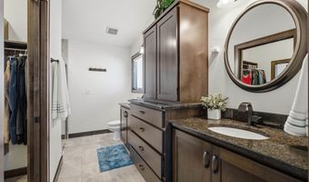 2660 W FALLEN OAK Dr, Appleton, WI 54913