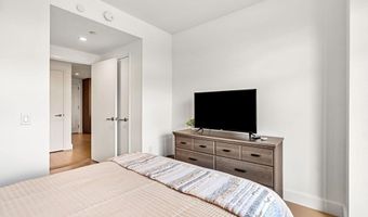 100 Lovejoy Wharf 3G, Boston, MA 02205