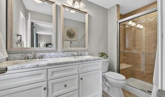 706 Clayworth Dr, Ballwin, MO 63011