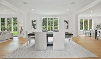 8 Fado Ln, Cos Cob, CT 06807