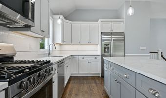 01 Sunrise Rd, Danbury, CT 06811