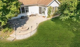 721 Brentwood Ct, Algonquin, IL 60102