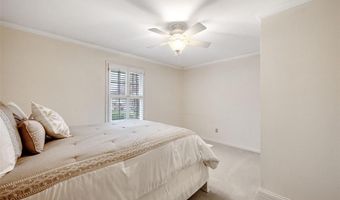 114 Breezeview Dr, Ballwin, MO 63021