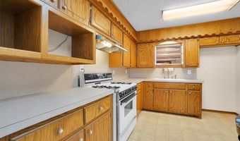 1308 Karen Ave, Altus, OK 73521