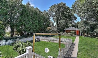 1216 E Main Rd, Middletown, RI 02842