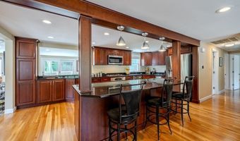 13 Lantern Ln, Billerica, MA 01821