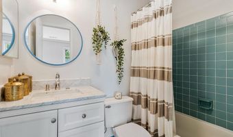 9908 KENTSDALE Dr, Potomac, MD 20854