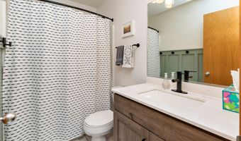 635 25th St SE, Altoona, IA 50009