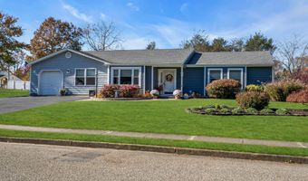 8 Eagle Dr, Bayville, NJ 08721