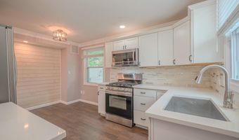3617 FOUR MILE RUN Dr, Arlington, VA 22206