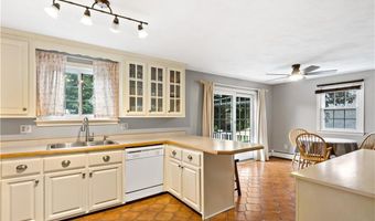 28 Eveready Ave, Bristol, RI 02809