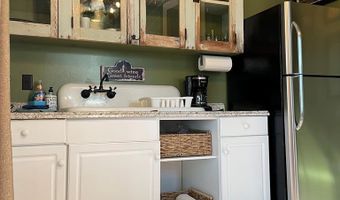 19 Leslie St, Apalachicola, FL 32320