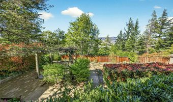1927 Tamarack Pl, Ashland, OR 97520