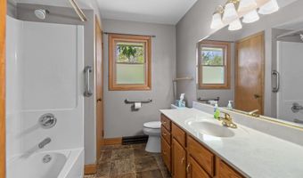 5730 W SANDRA Dr, Appleton, WI 54913