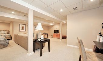 136 Thistle Pond Dr 136, Bloomfield, CT 06002