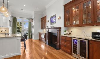 1007 N CALVERT St, Baltimore, MD 21202