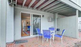 364 Bellevue Ave 4-D, Newport, RI 02840