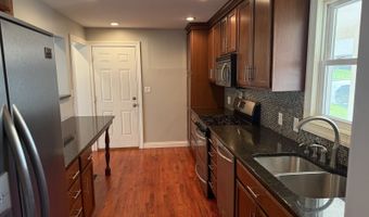 16 Canterbury, Athens, OH 45701