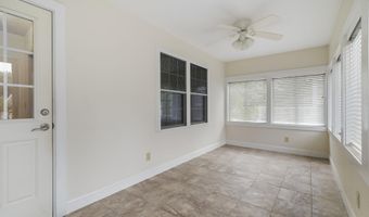 8 Chesterfield Dr, Concord, NH 03301