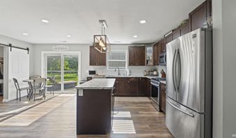 1704 Dallas St, Auburn, IN 46706