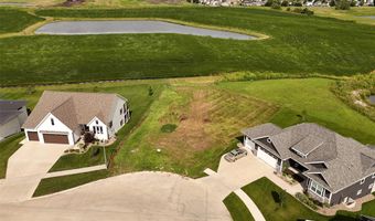 3008 Lakeview Dr SE, Altoona, IA 50009