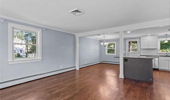 66 Mawney St, East Greenwich, RI 02818