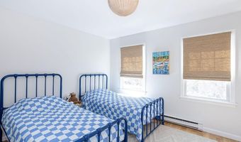 8 Key Ct, Newport, RI 02840