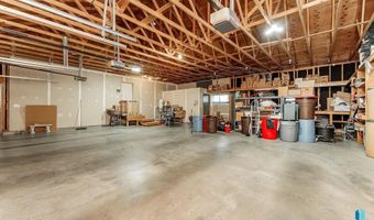 412 E Meadowlark Cir, Brandon, SD 57005