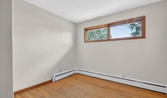 11 Peter Ln, Amsterdam, NY 12010