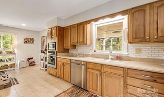 226 Wildflower Rd, Asheville, NC 28804