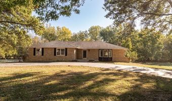 19 Skyline Dr, Adrian, MO 64720