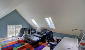 105 Brook Dr, Burlington, VT 05408
