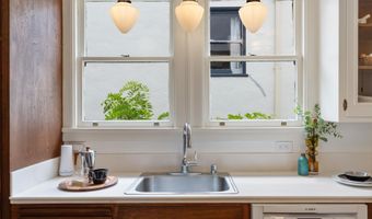 1906 Pacific Ave, Alameda, CA 94501
