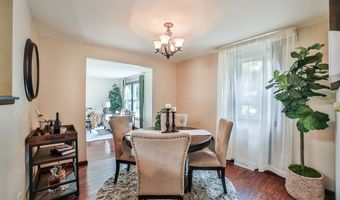 305 Vine Ln, Amherst, NY 14228