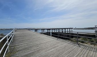 2 Anchorage Ct, Atlantic City, NJ 08401