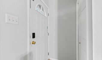 1015 N Maple Rd, Ann Arbor, MI 48103